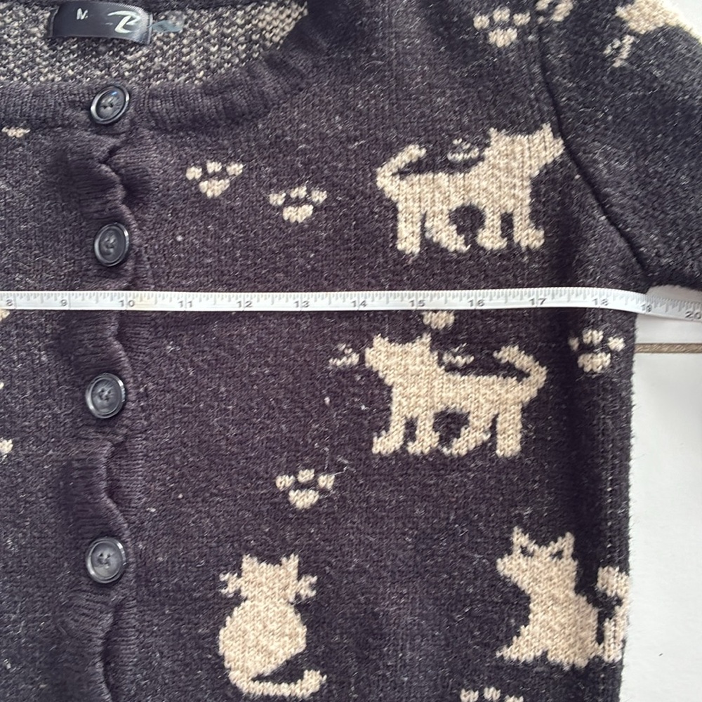 Black Cat Patterned Women's Sweater - Picture 10 of 11